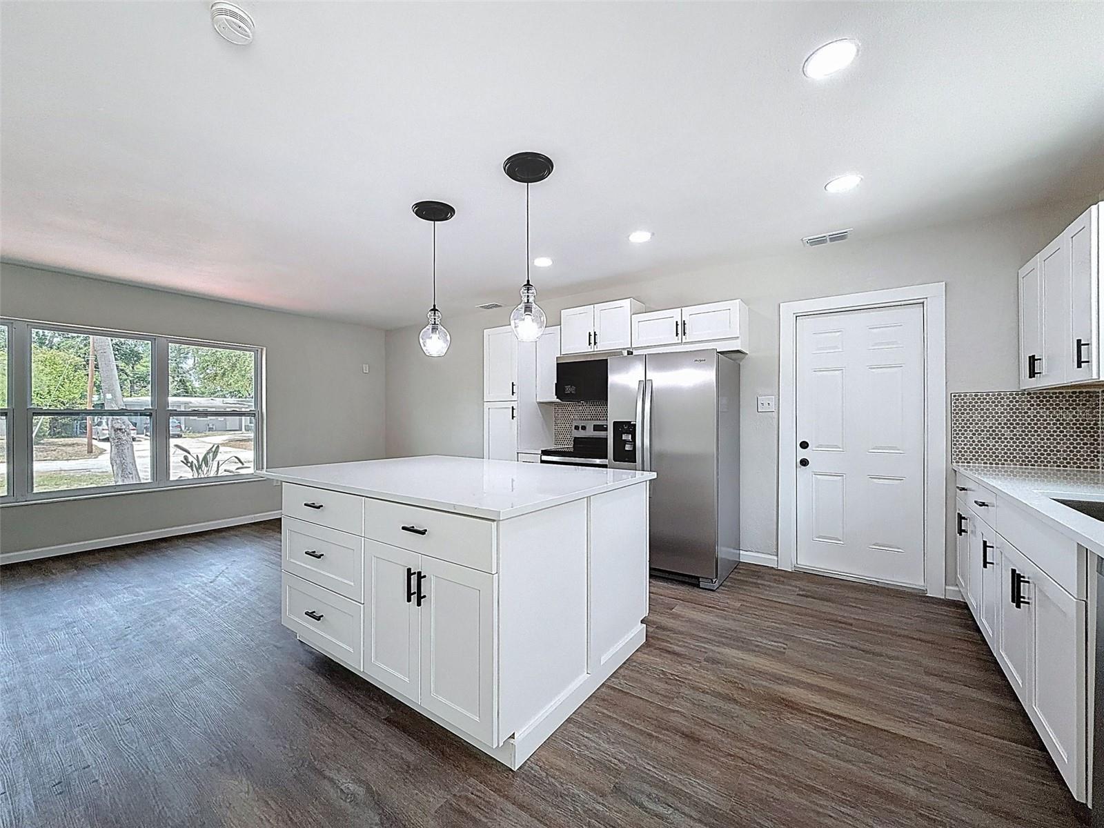 Image 10 of 28 For 7648 15th Avenue N