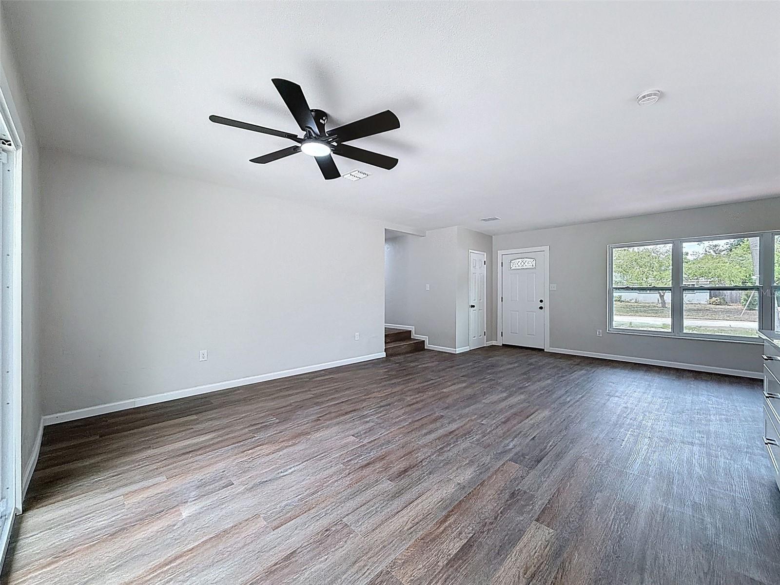 Image 7 of 28 For 7648 15th Avenue N