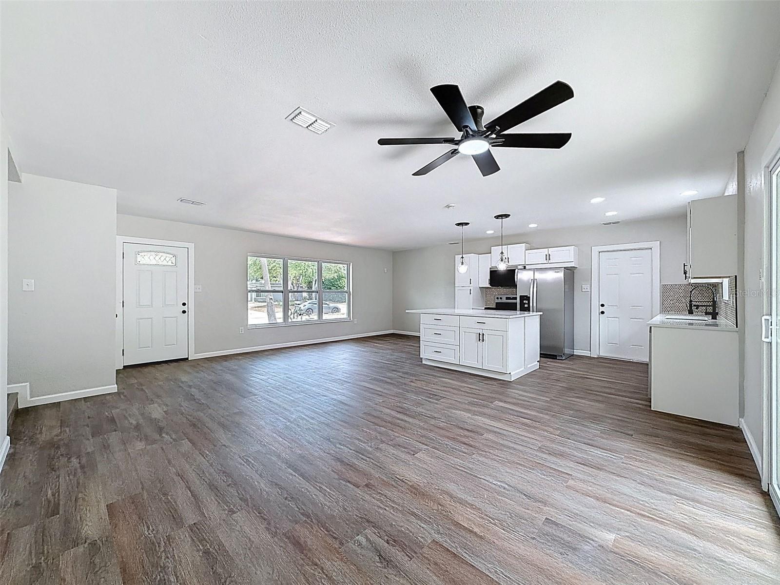 Image 8 of 28 For 7648 15th Avenue N