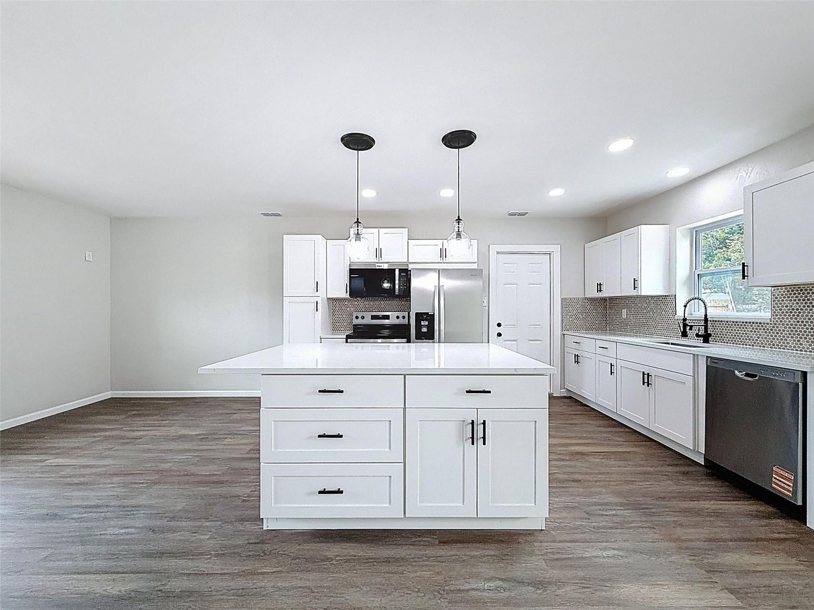 Image 9 of 28 For 7648 15th Avenue N