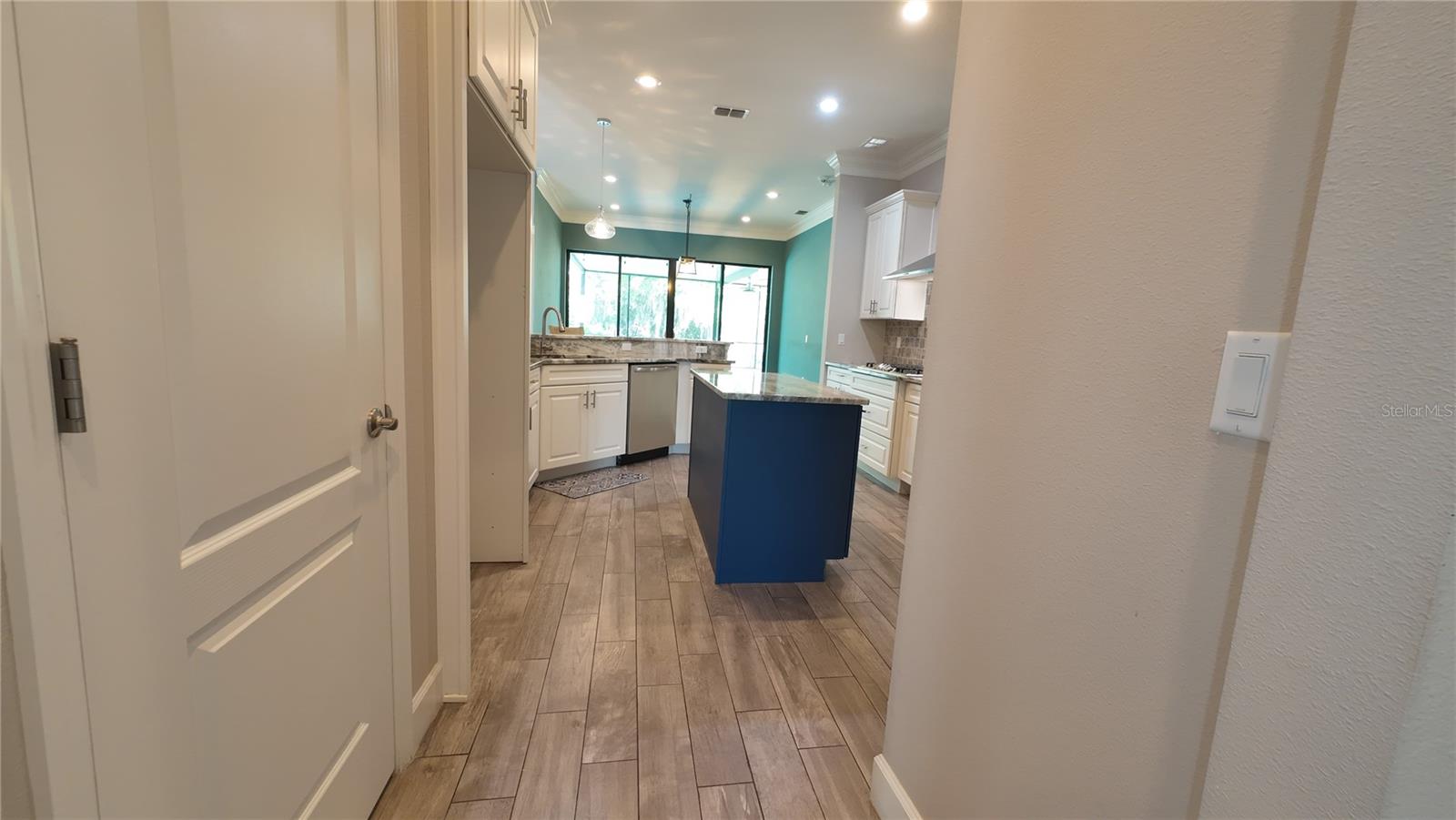 Image 17 of 63 For 2120 Southern Oaks Lane