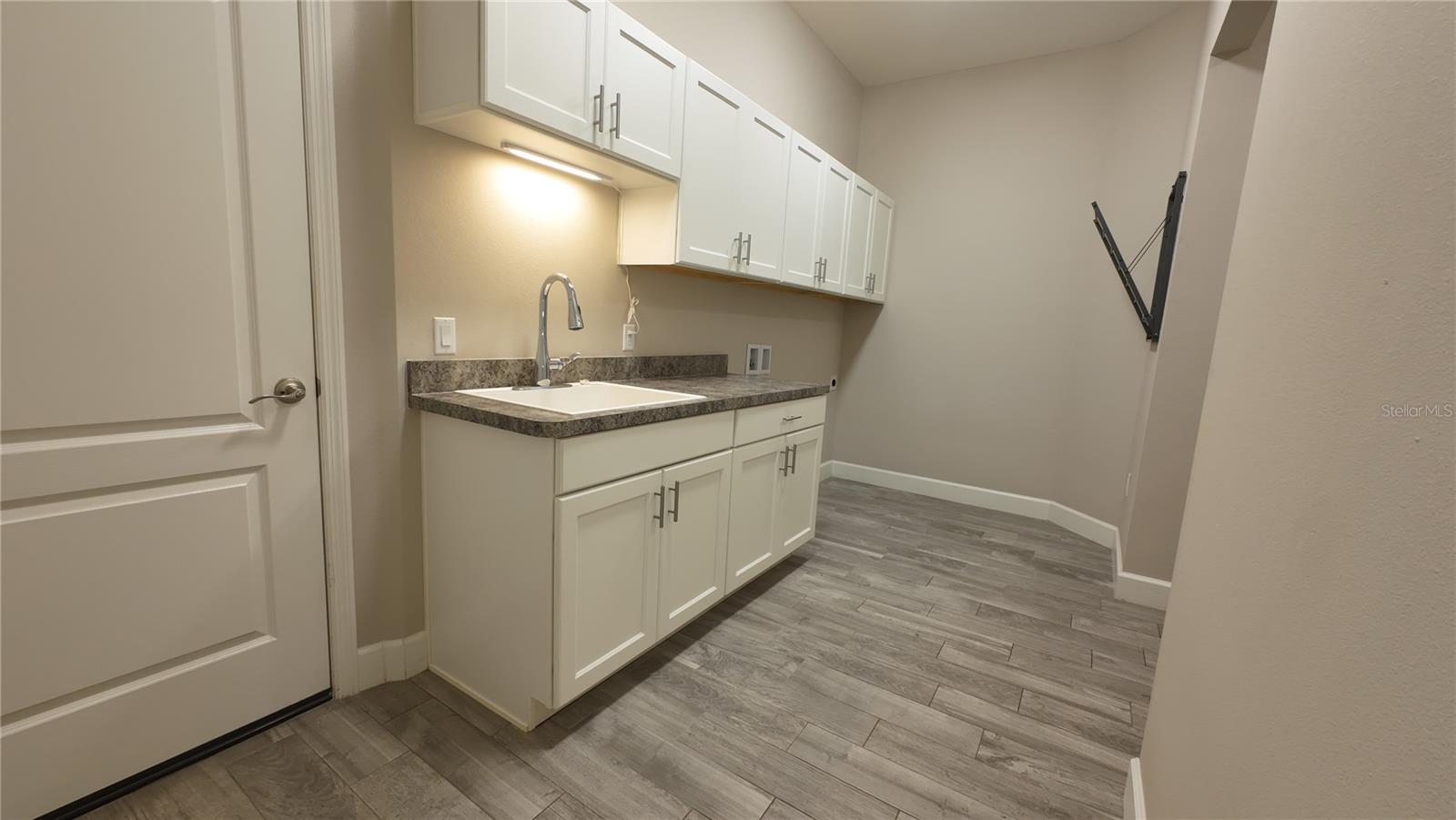 Image 20 of 63 For 2120 Southern Oaks Lane