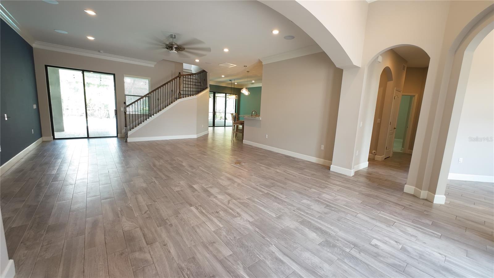 Image 4 of 63 For 2120 Southern Oaks Lane