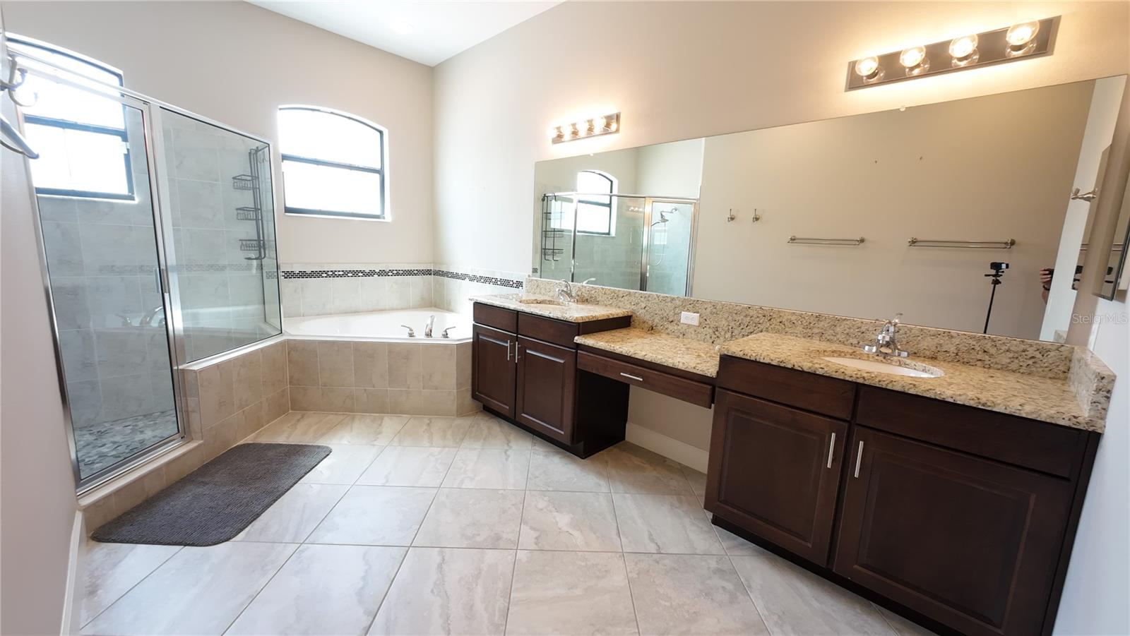 Image 49 of 63 For 2120 Southern Oaks Lane