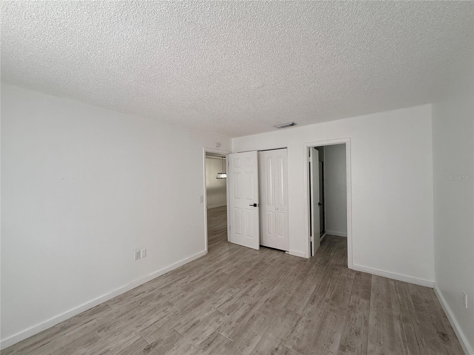 Image 18 of 21 For 13186 Thrush Street