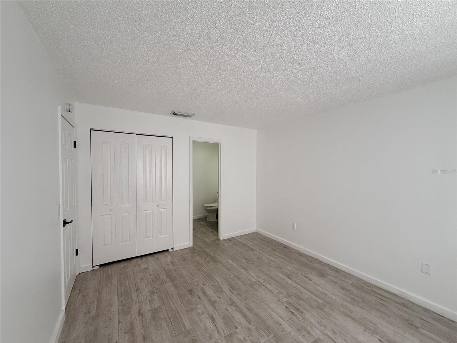 Image 19 of 21 For 13186 Thrush Street