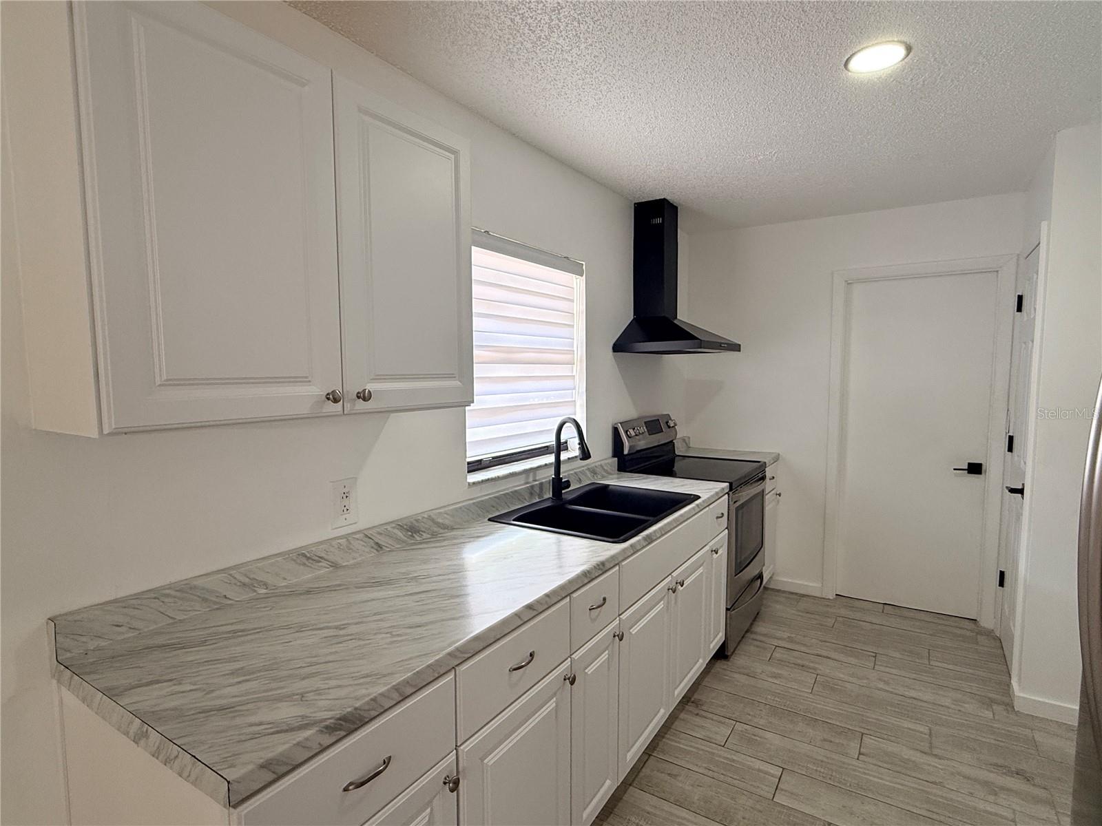 Image 8 of 21 For 13186 Thrush Street