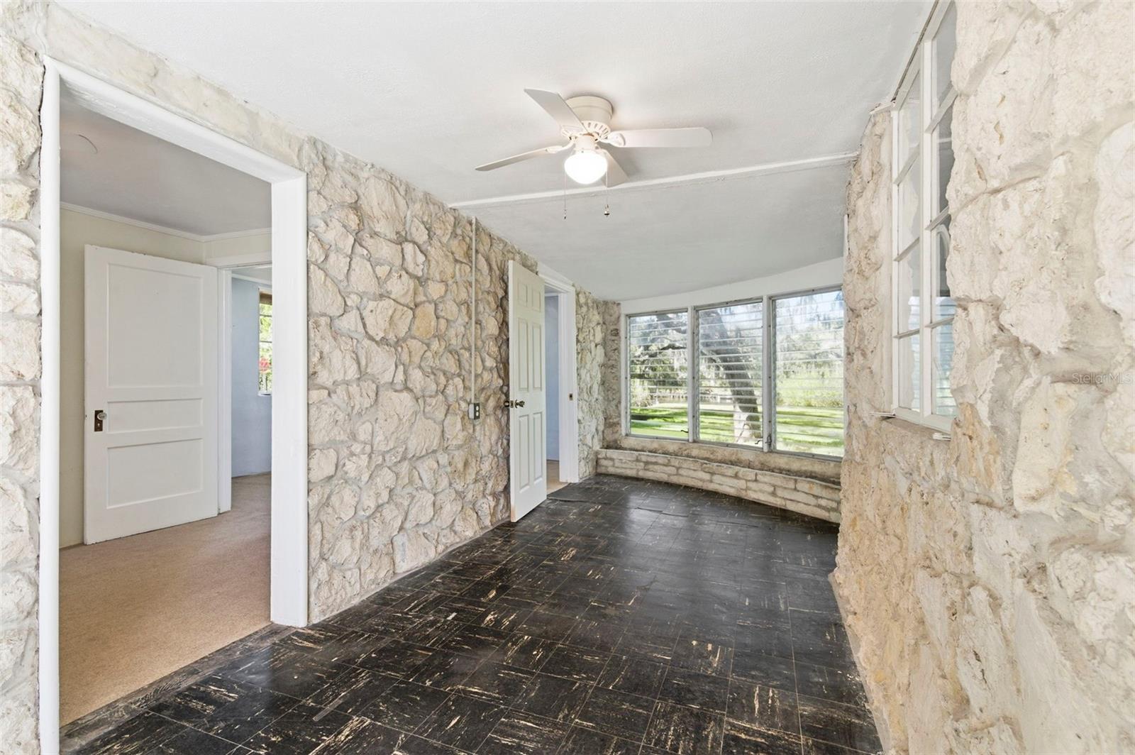 Image 10 of 61 For 5651 Monroe Street