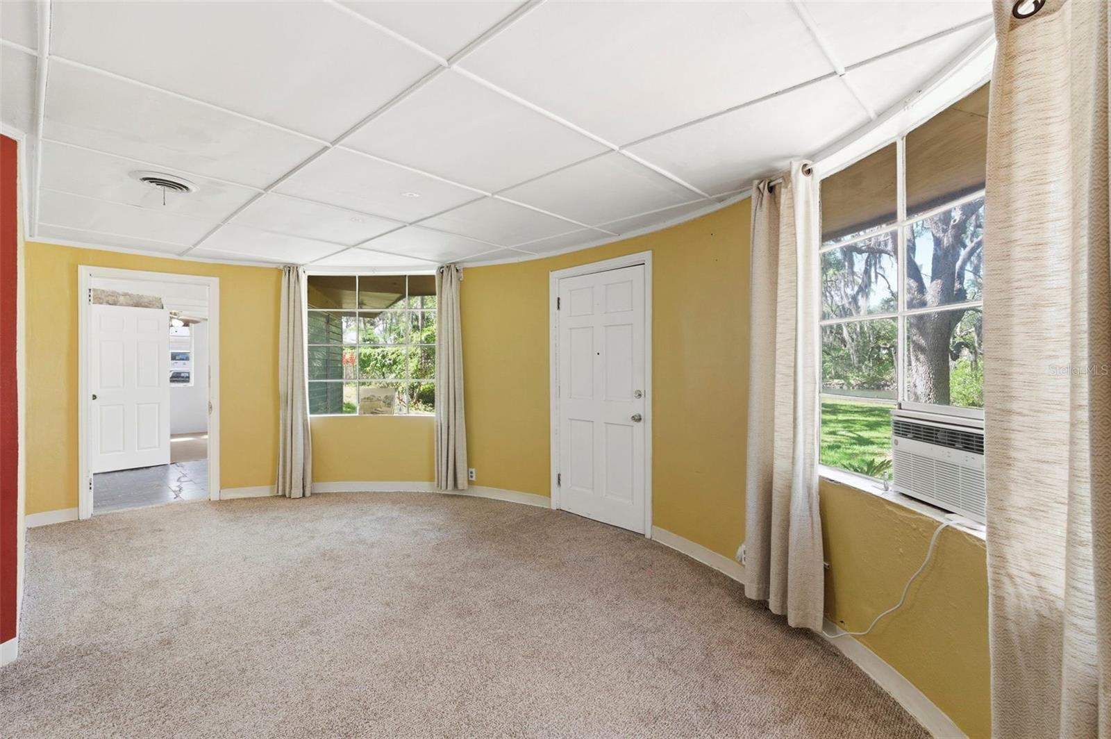 Image 15 of 61 For 5651 Monroe Street