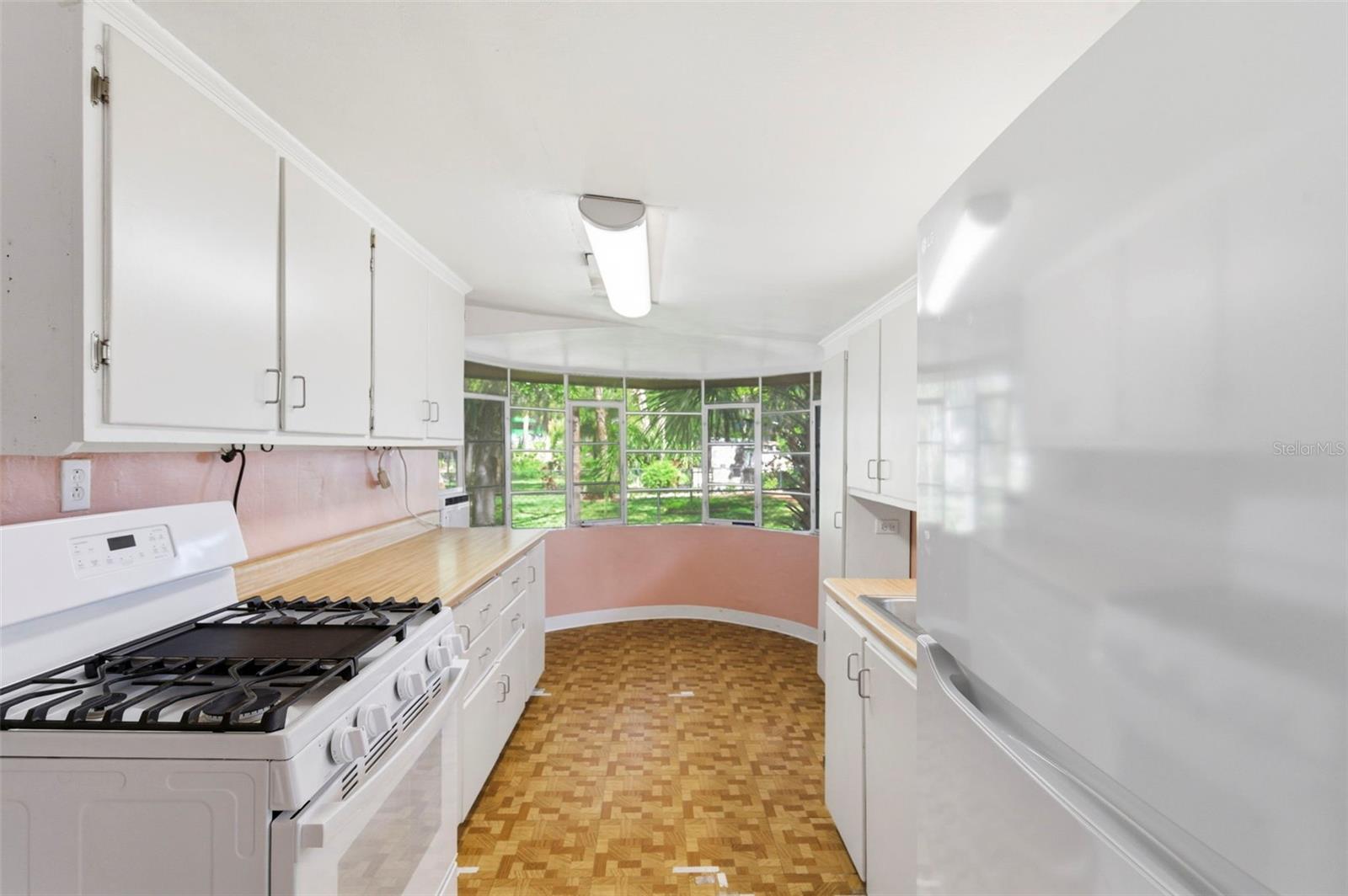 Image 19 of 61 For 5651 Monroe Street