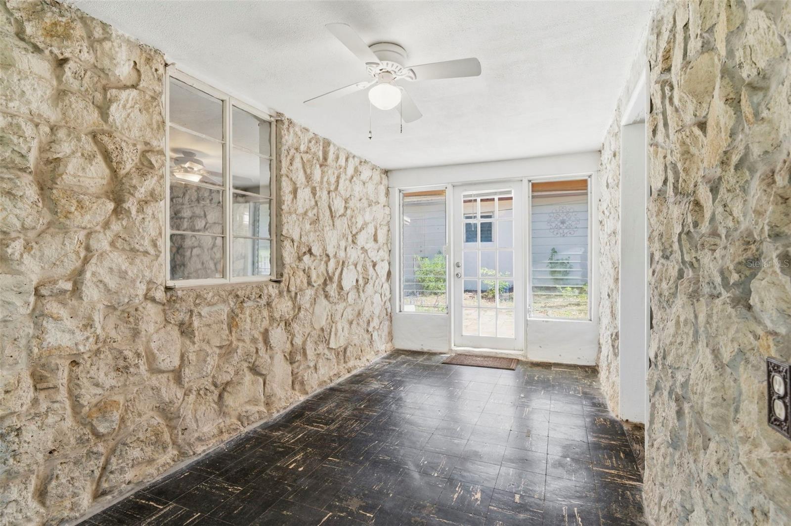 Image 9 of 61 For 5651 Monroe Street
