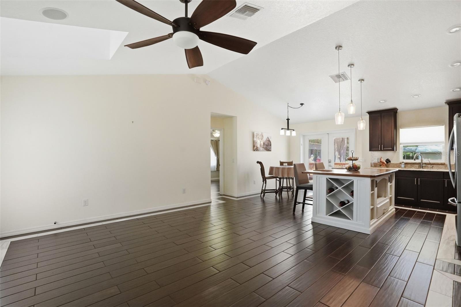 Image 20 of 99 For 7037 Cr 625  