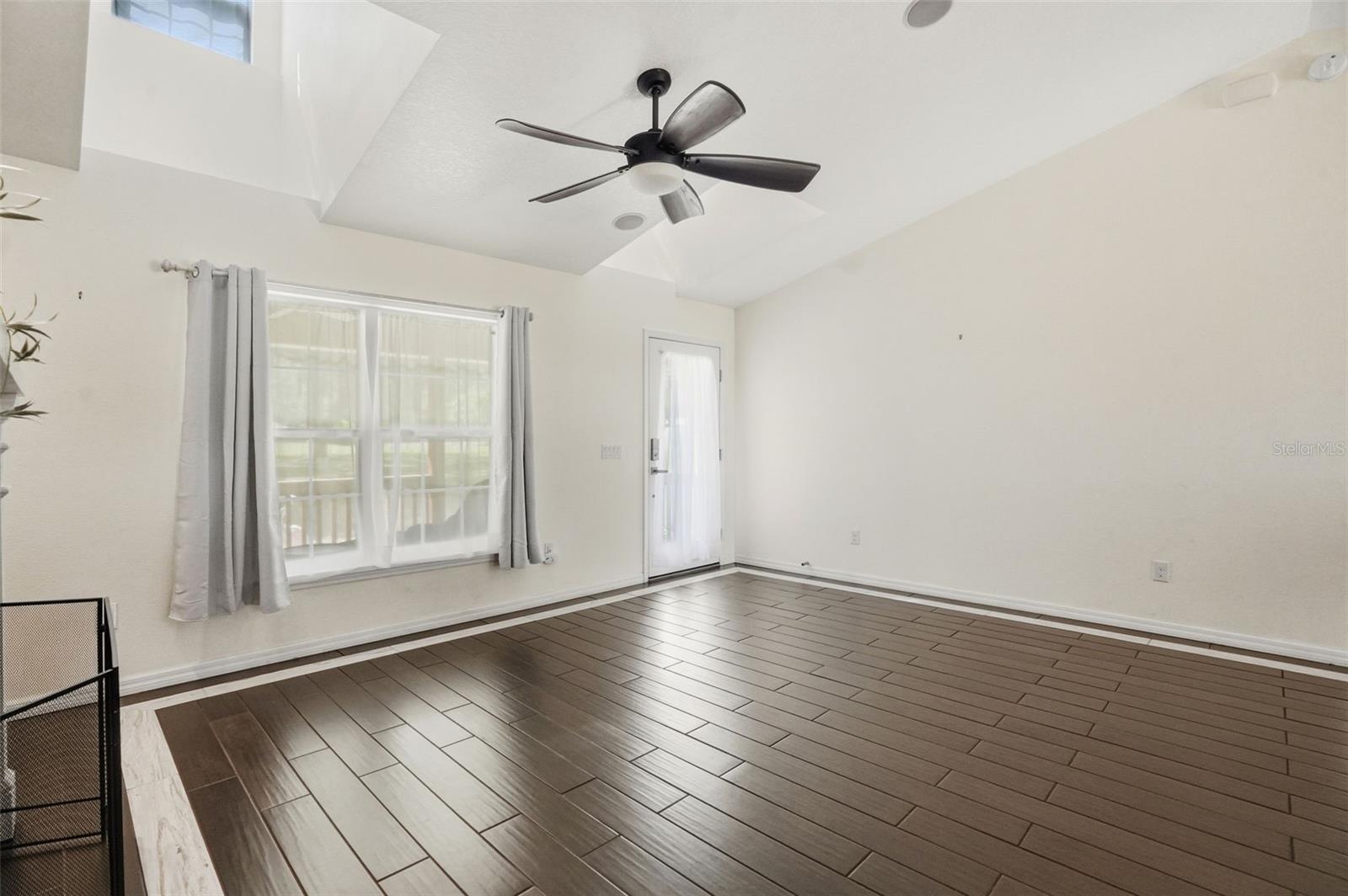 Image 21 of 99 For 7037 Cr 625  