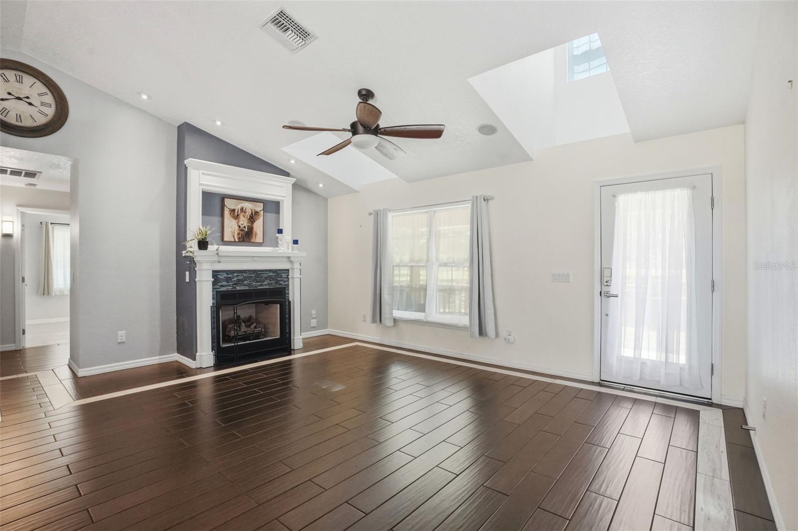 Image 22 of 99 For 7037 Cr 625  