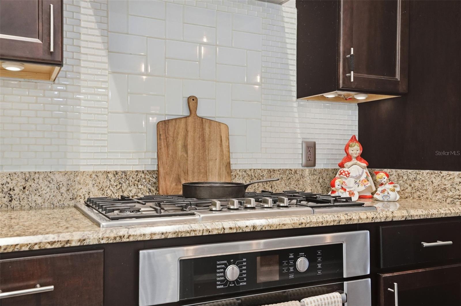 Image 24 of 99 For 7037 Cr 625  