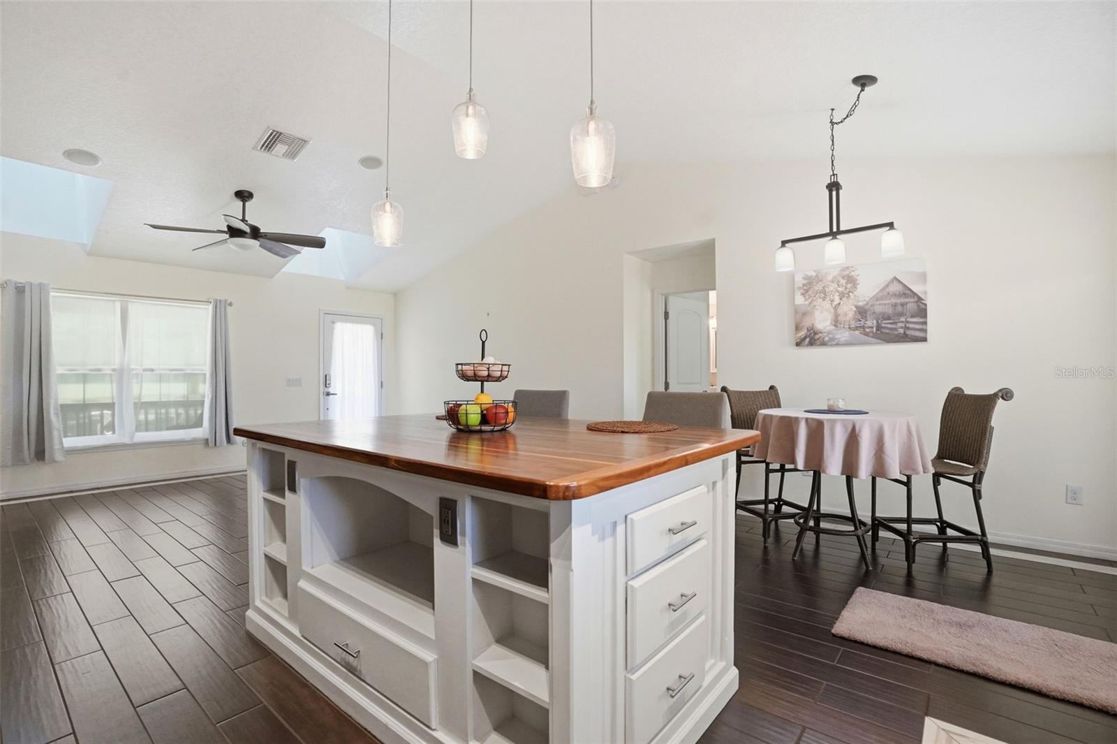 Image 28 of 99 For 7037 Cr 625  