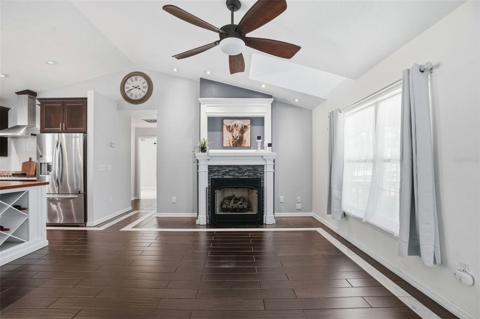 Image 31 of 99 For 7037 Cr 625  