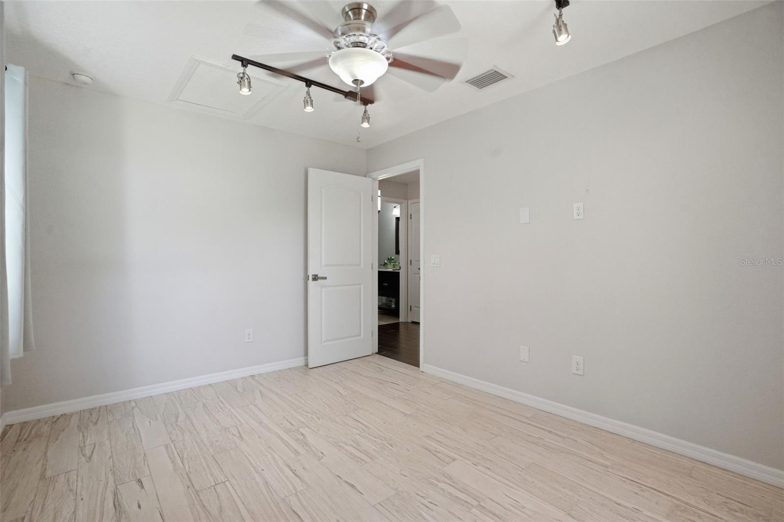 Image 46 of 99 For 7037 Cr 625  