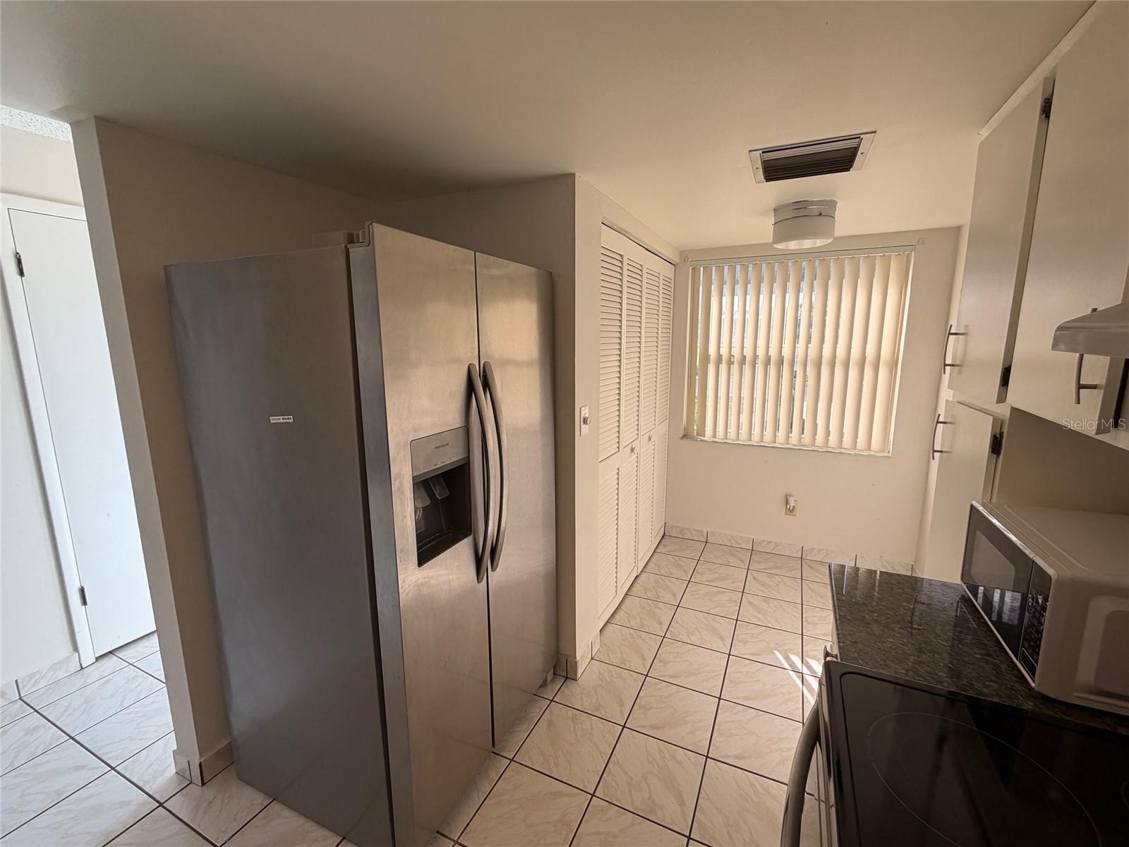 Image 3 of 14 For 3231 Teeside Drive 3