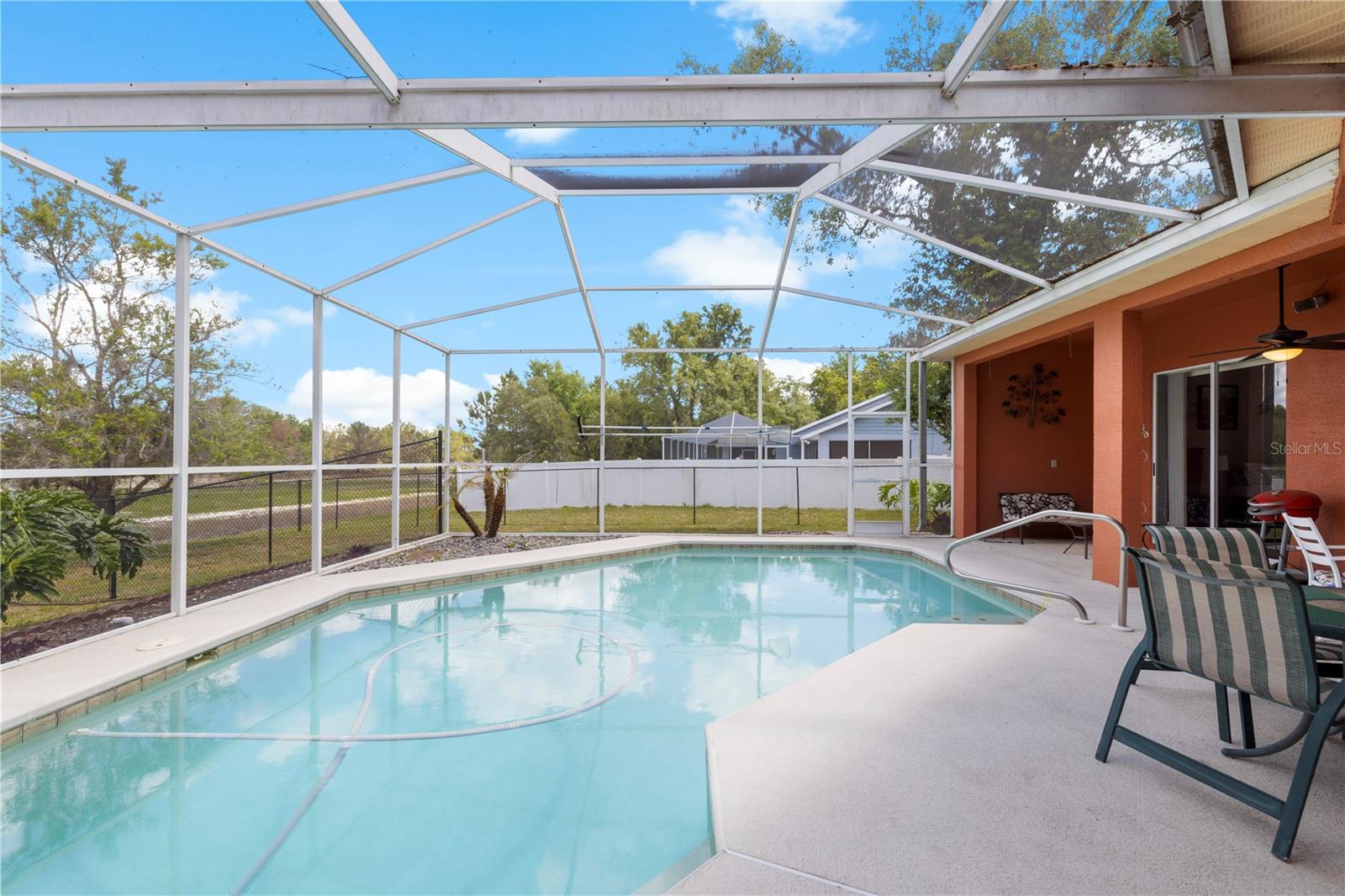 Listing photo id 0 for 3051 Waterfall Drive