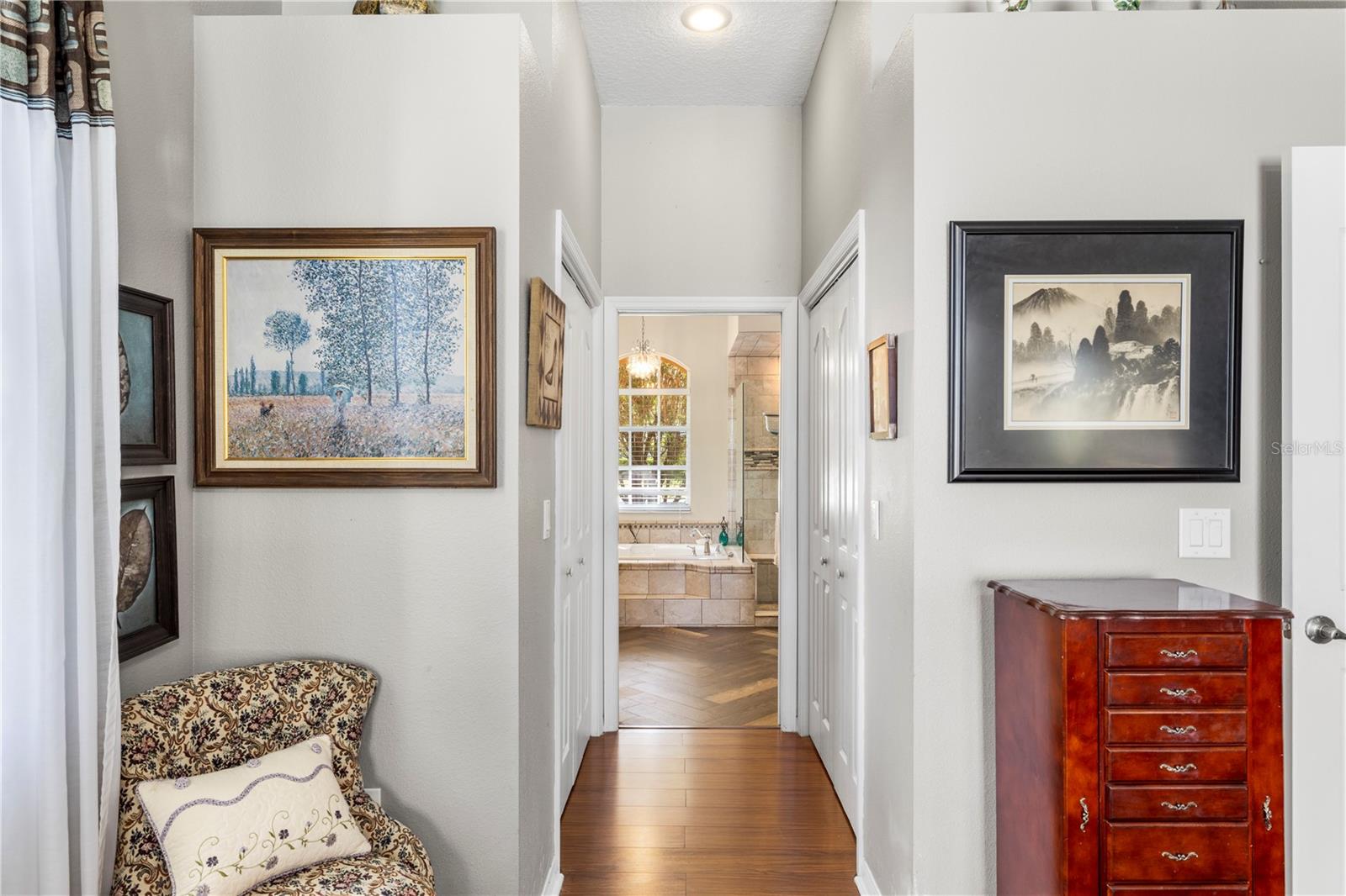 Listing photo id 24 for 3051 Waterfall Drive