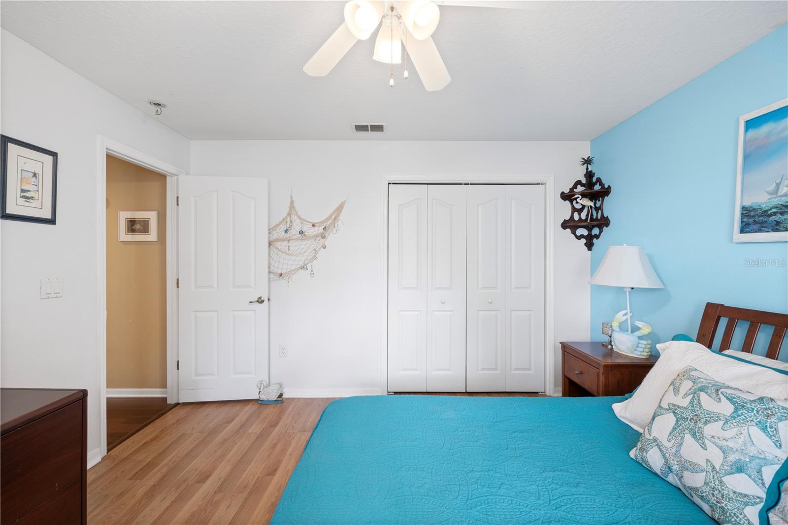 Listing photo id 26 for 3051 Waterfall Drive