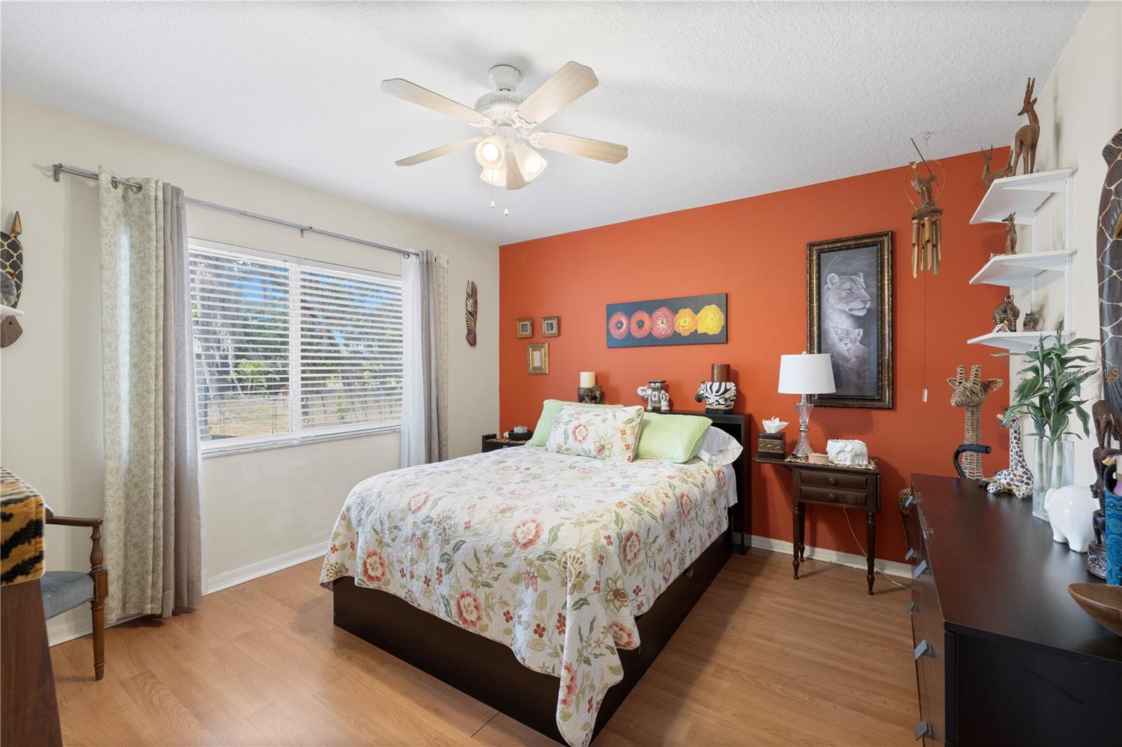 Listing photo id 28 for 3051 Waterfall Drive