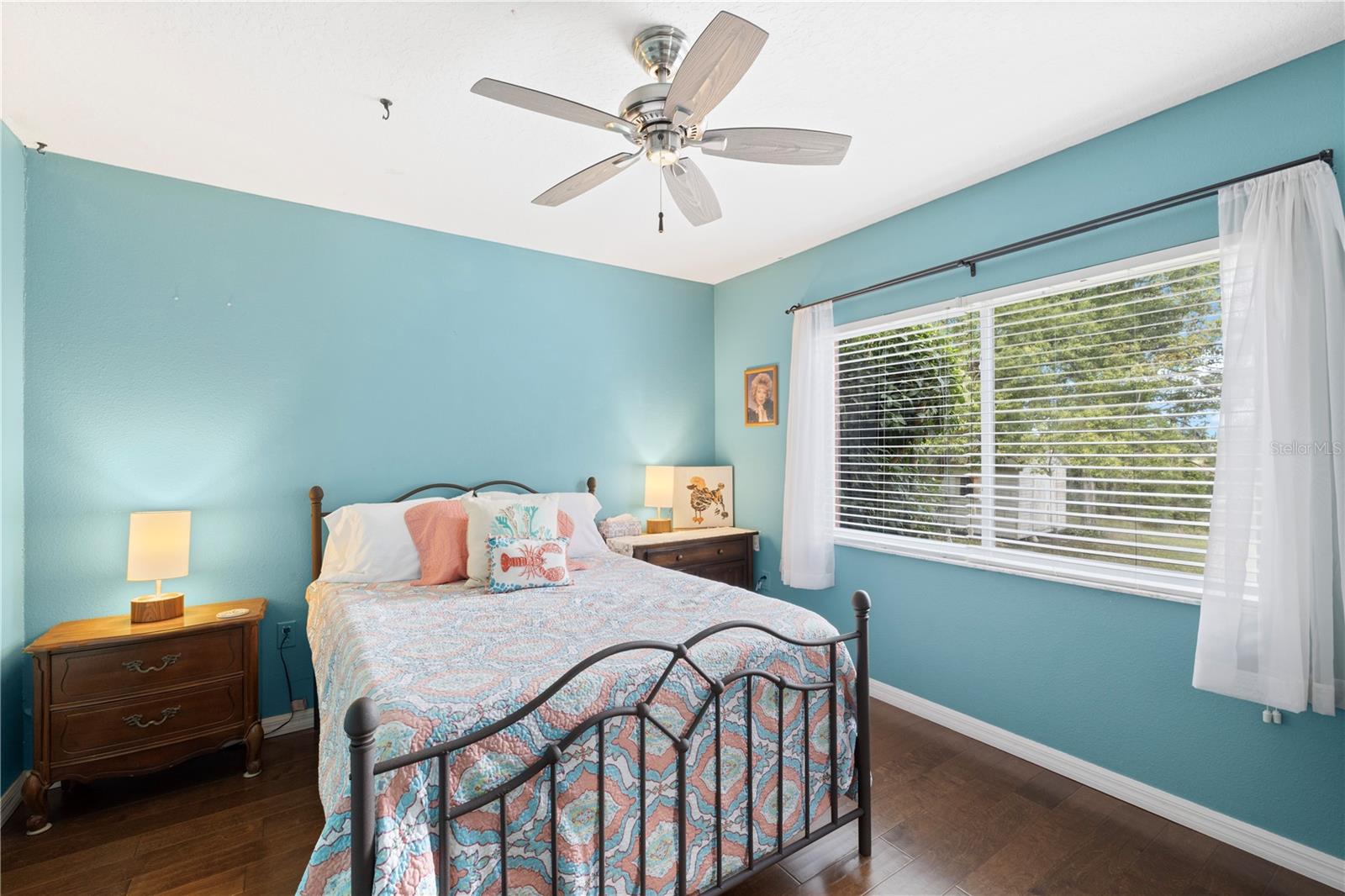 Listing photo id 33 for 3051 Waterfall Drive