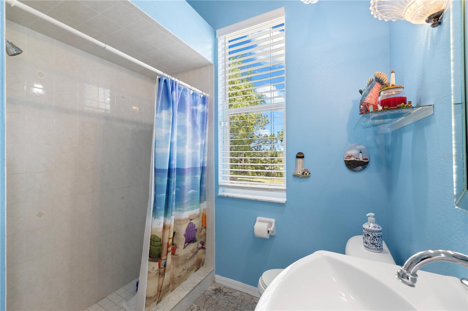 Listing photo id 37 for 3051 Waterfall Drive