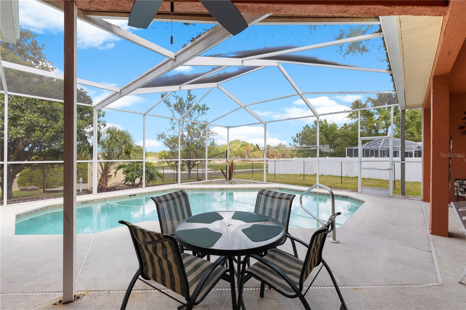 Listing photo id 43 for 3051 Waterfall Drive