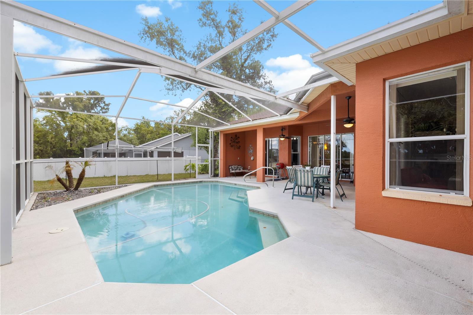 Listing photo id 44 for 3051 Waterfall Drive