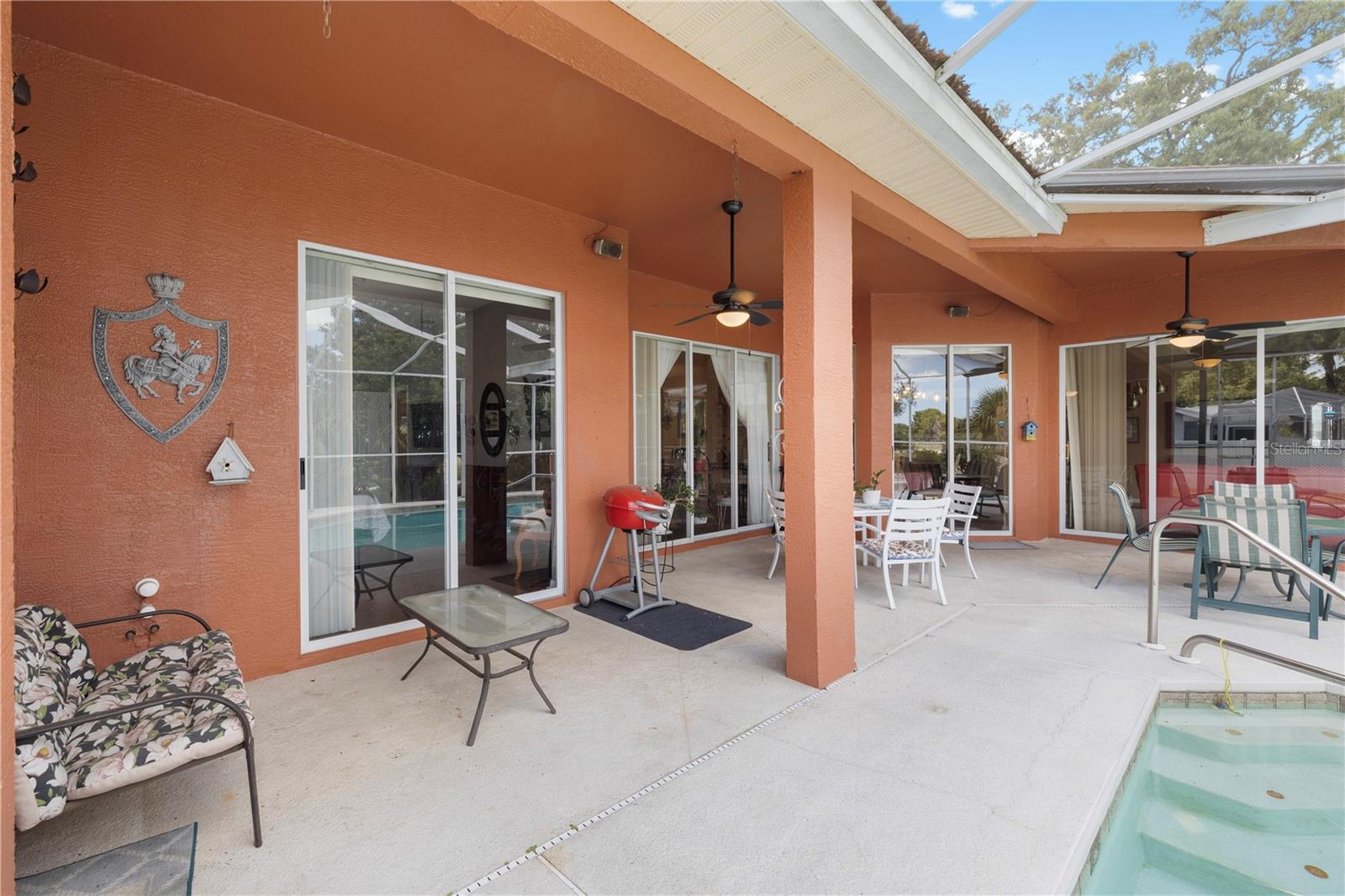 Listing photo id 45 for 3051 Waterfall Drive