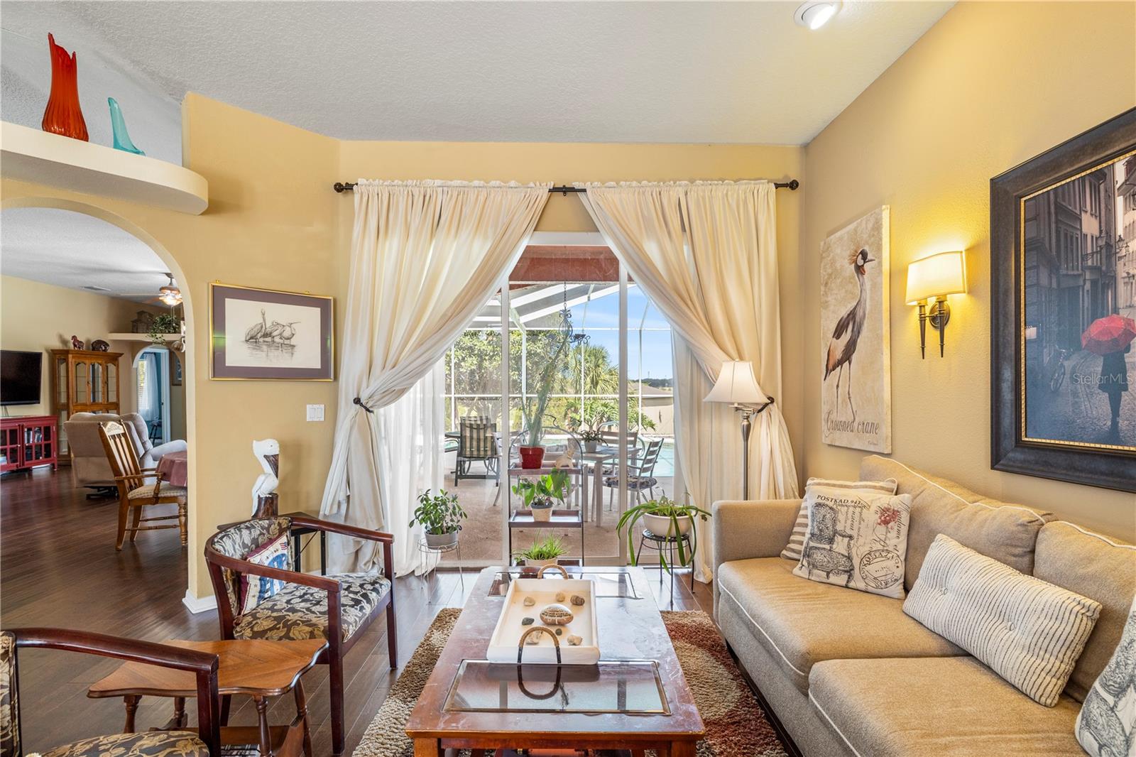 Listing photo id 3 for 3051 Waterfall Drive