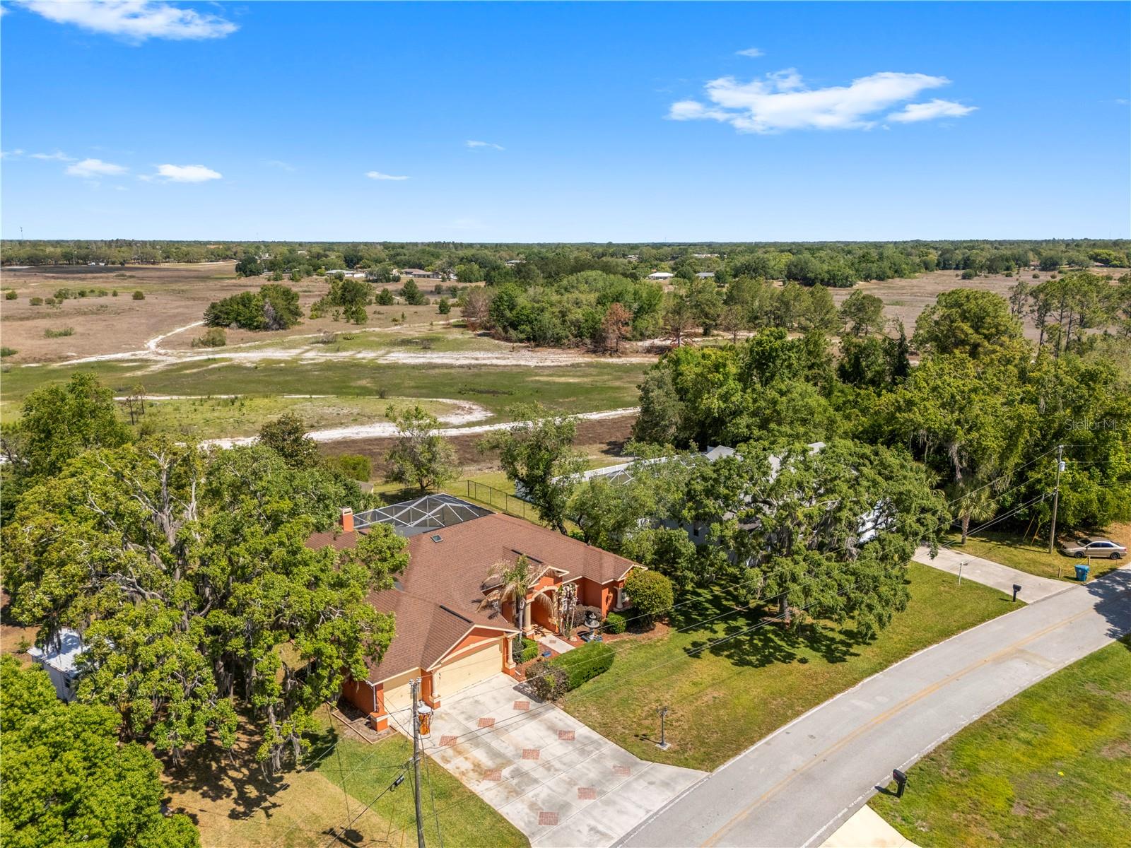 Listing photo id 53 for 3051 Waterfall Drive