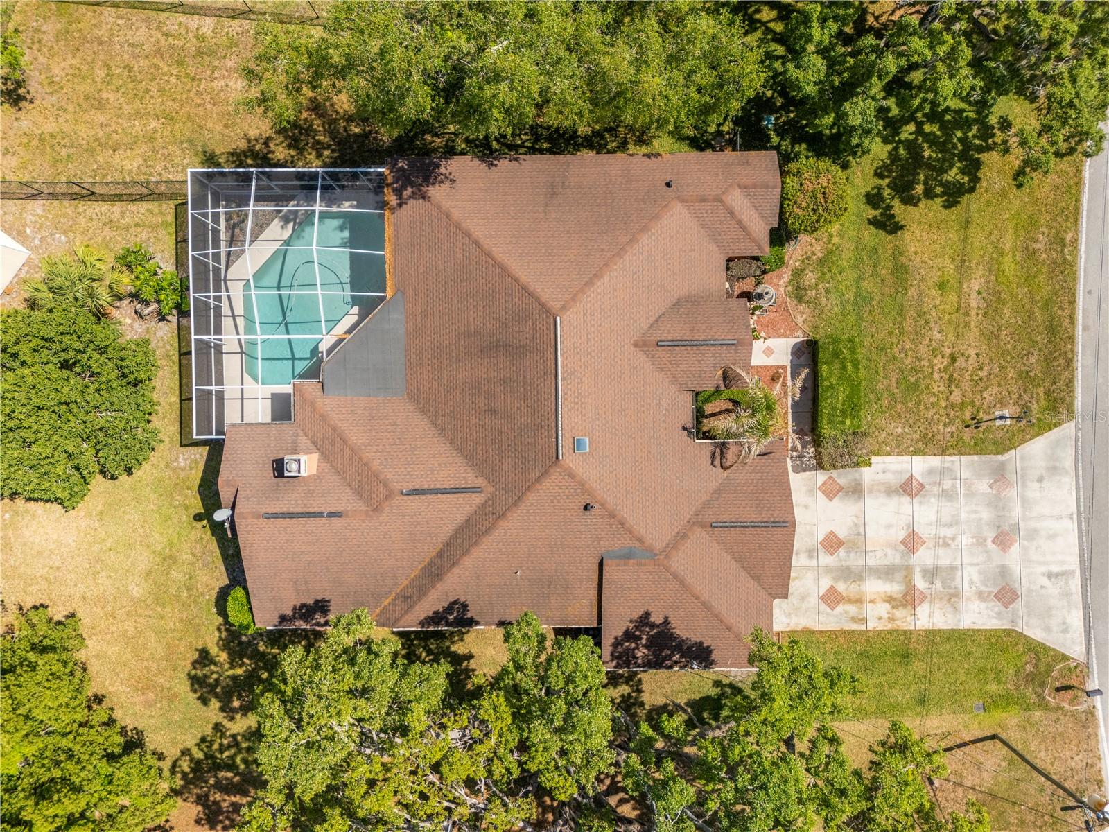 Listing photo id 55 for 3051 Waterfall Drive