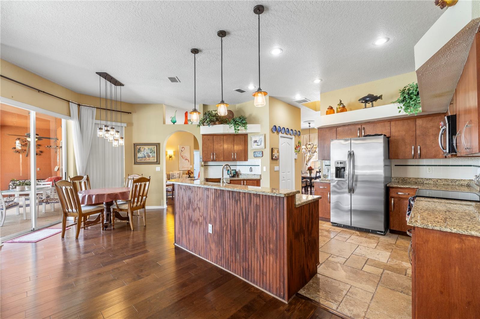 Listing photo id 58 for 3051 Waterfall Drive