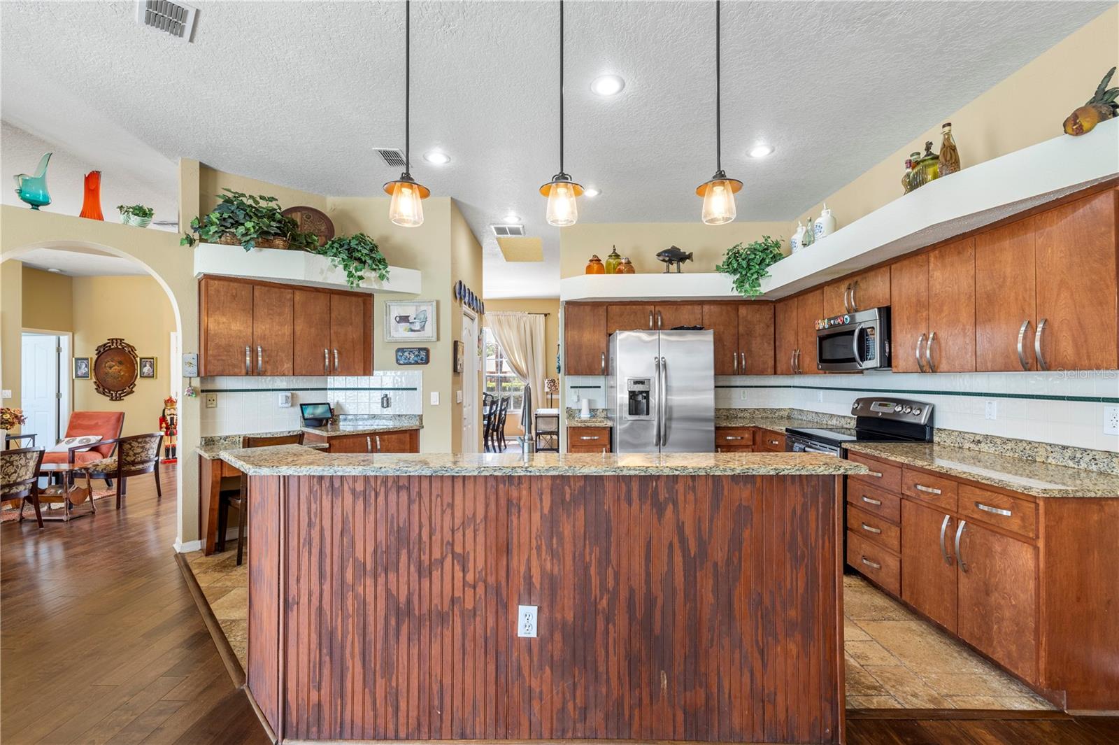Listing photo id 59 for 3051 Waterfall Drive