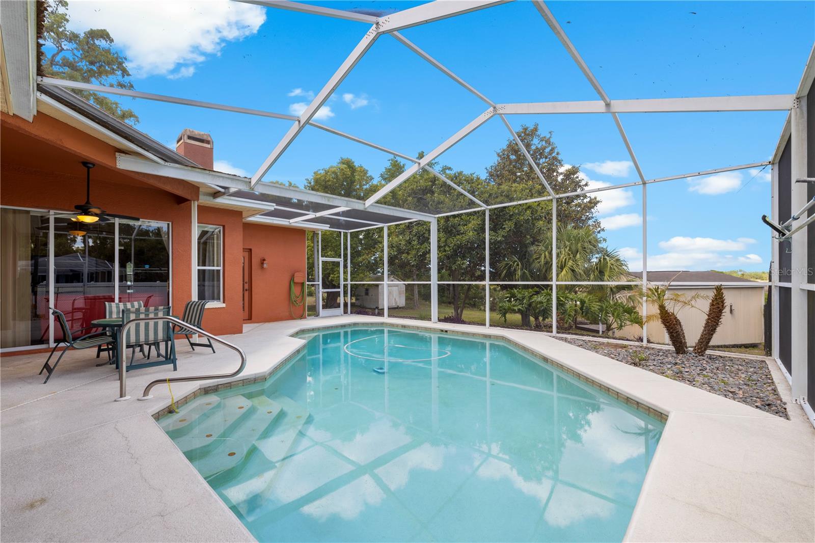 Listing photo id 63 for 3051 Waterfall Drive