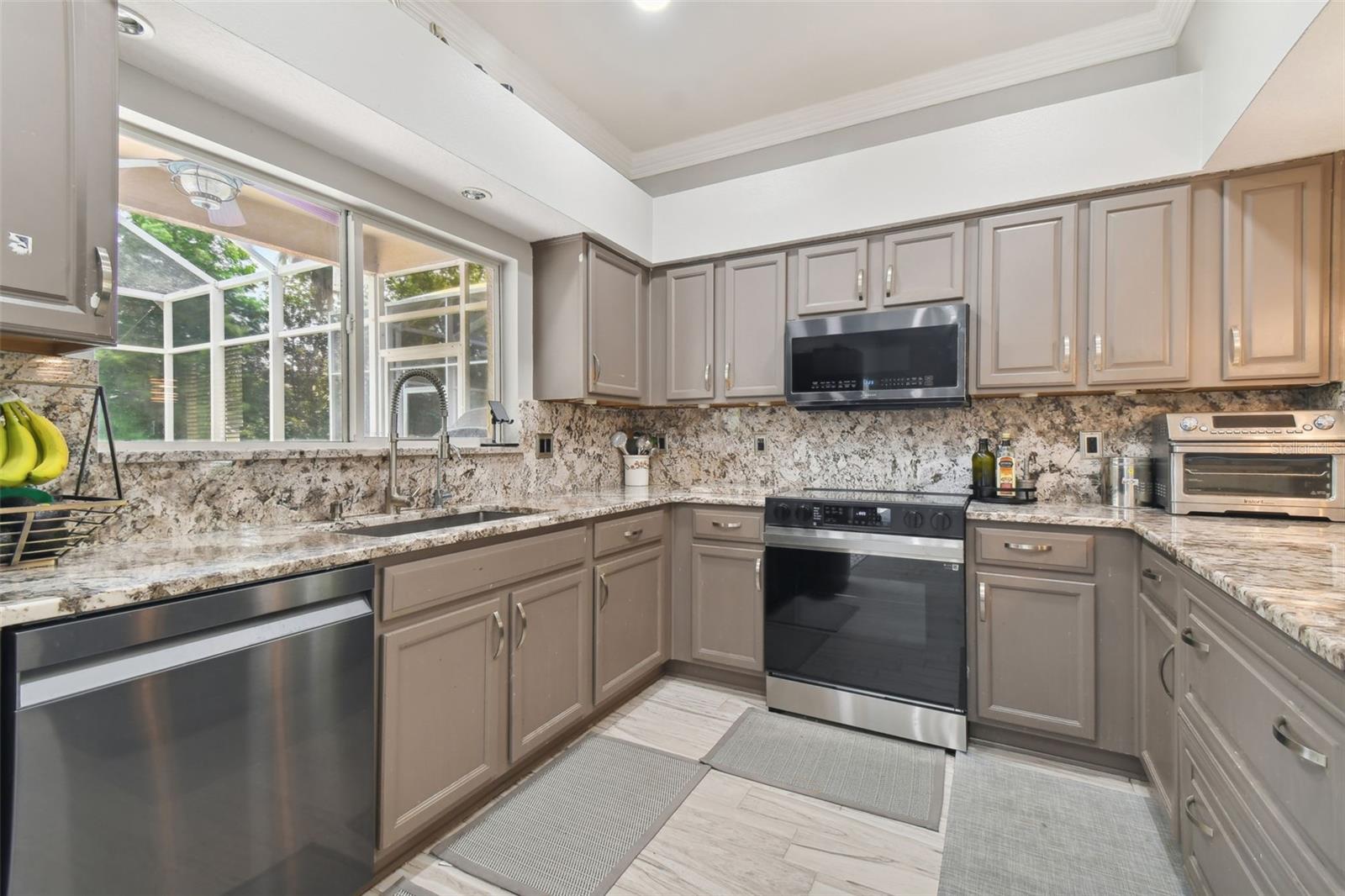 Image 16 of 65 For 19426 Sandy Springs Circle