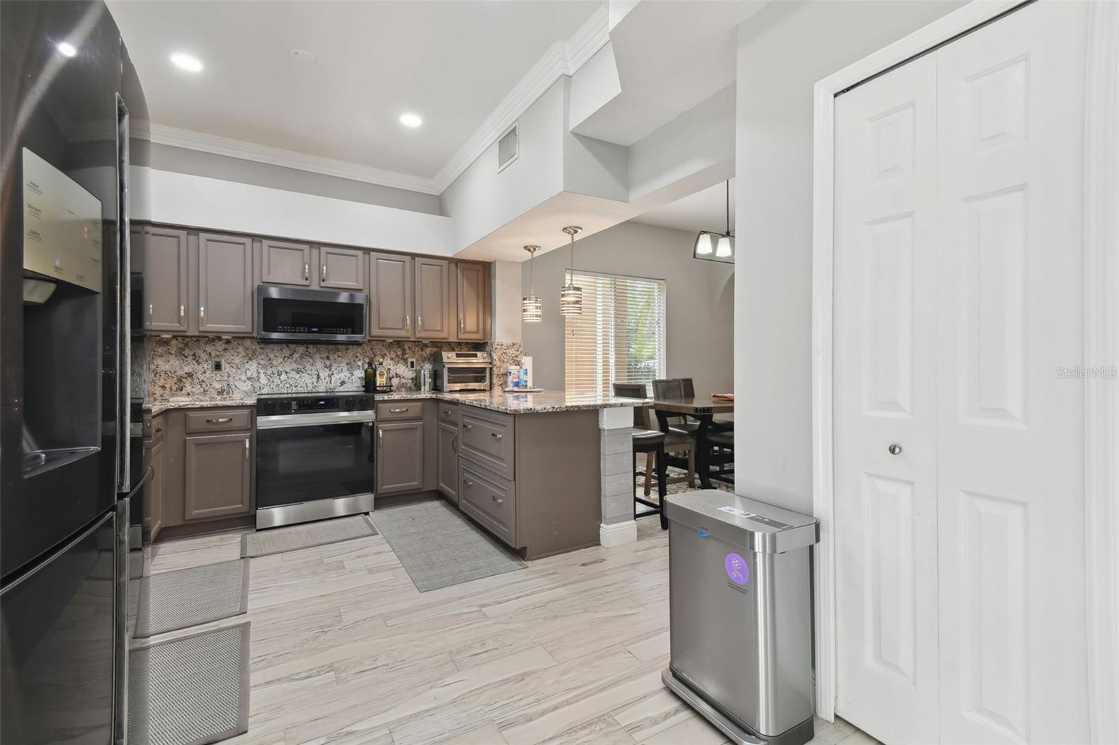 Image 17 of 65 For 19426 Sandy Springs Circle