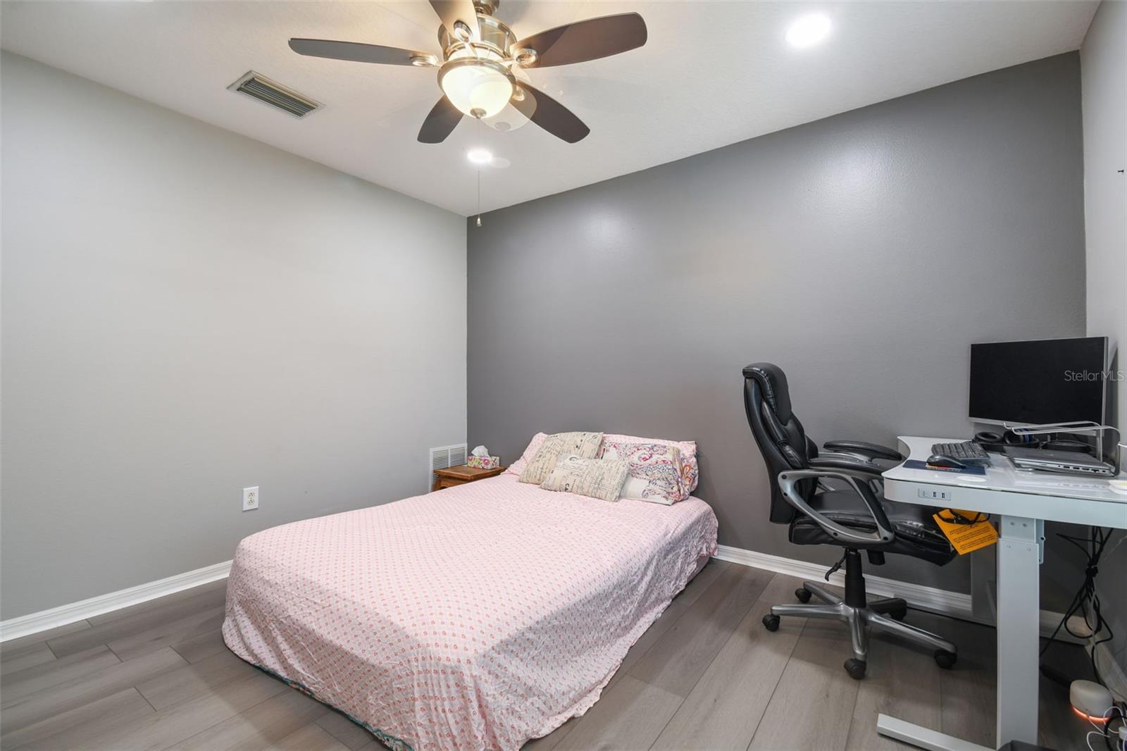 Image 35 of 65 For 19426 Sandy Springs Circle