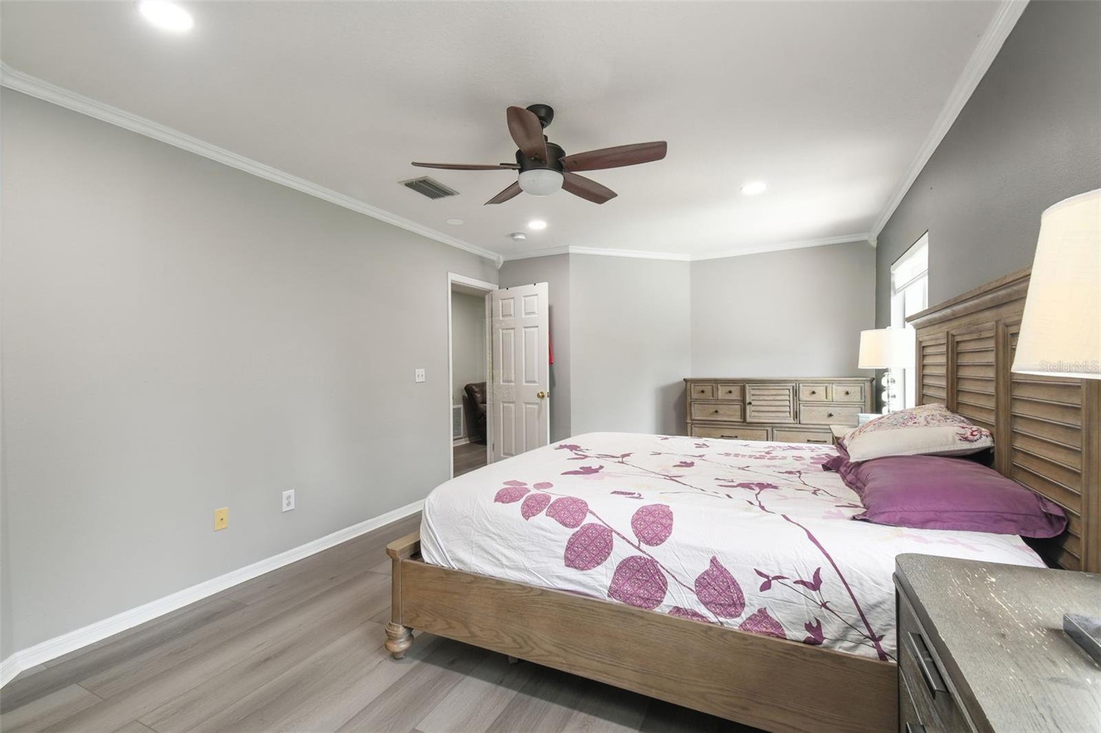 Image 48 of 65 For 19426 Sandy Springs Circle