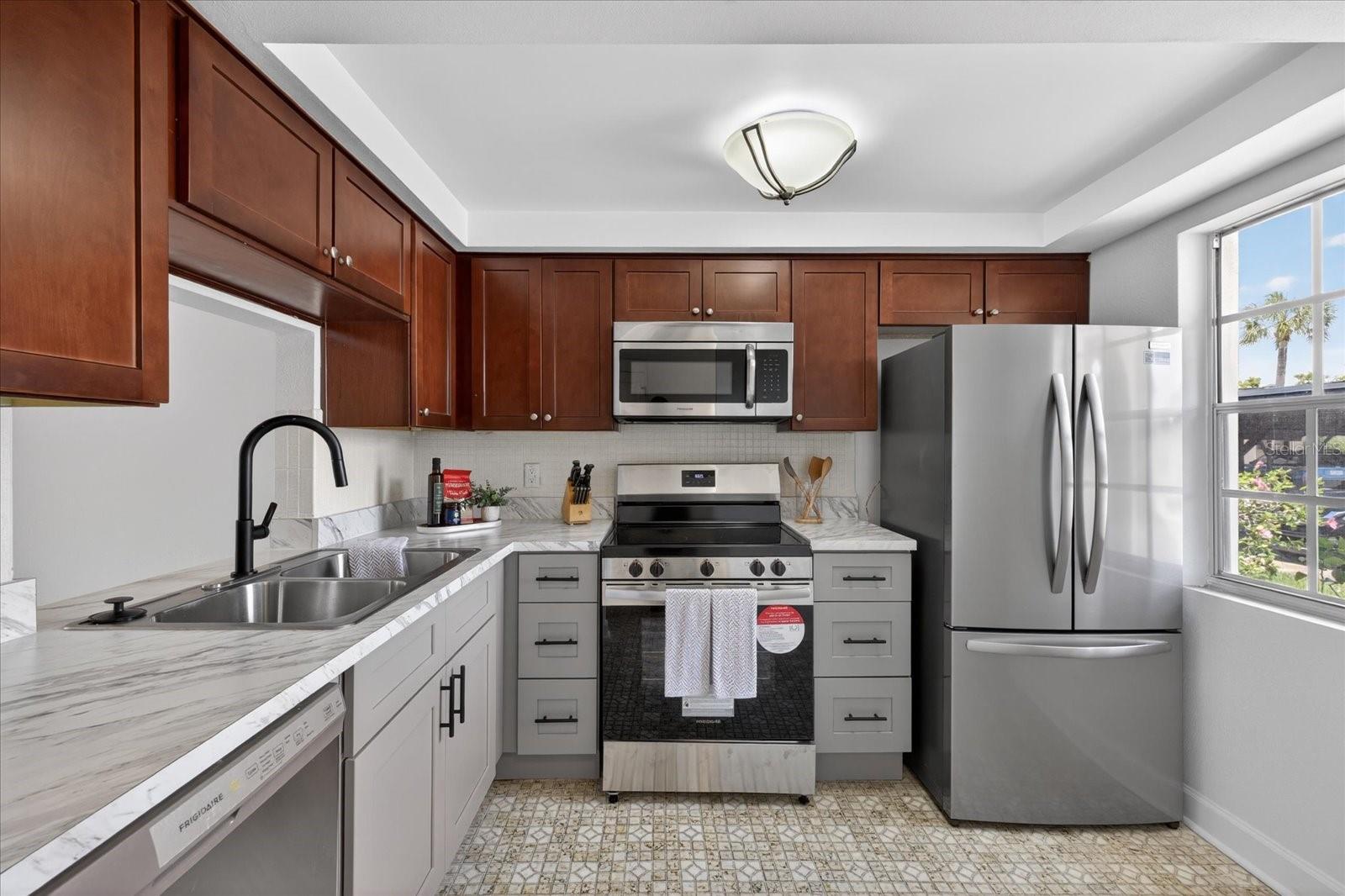 Image 4 of 35 For 4116 Hampton Drive