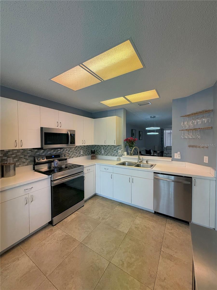 Image 4 of 32 For 2122 Clover Hill Road