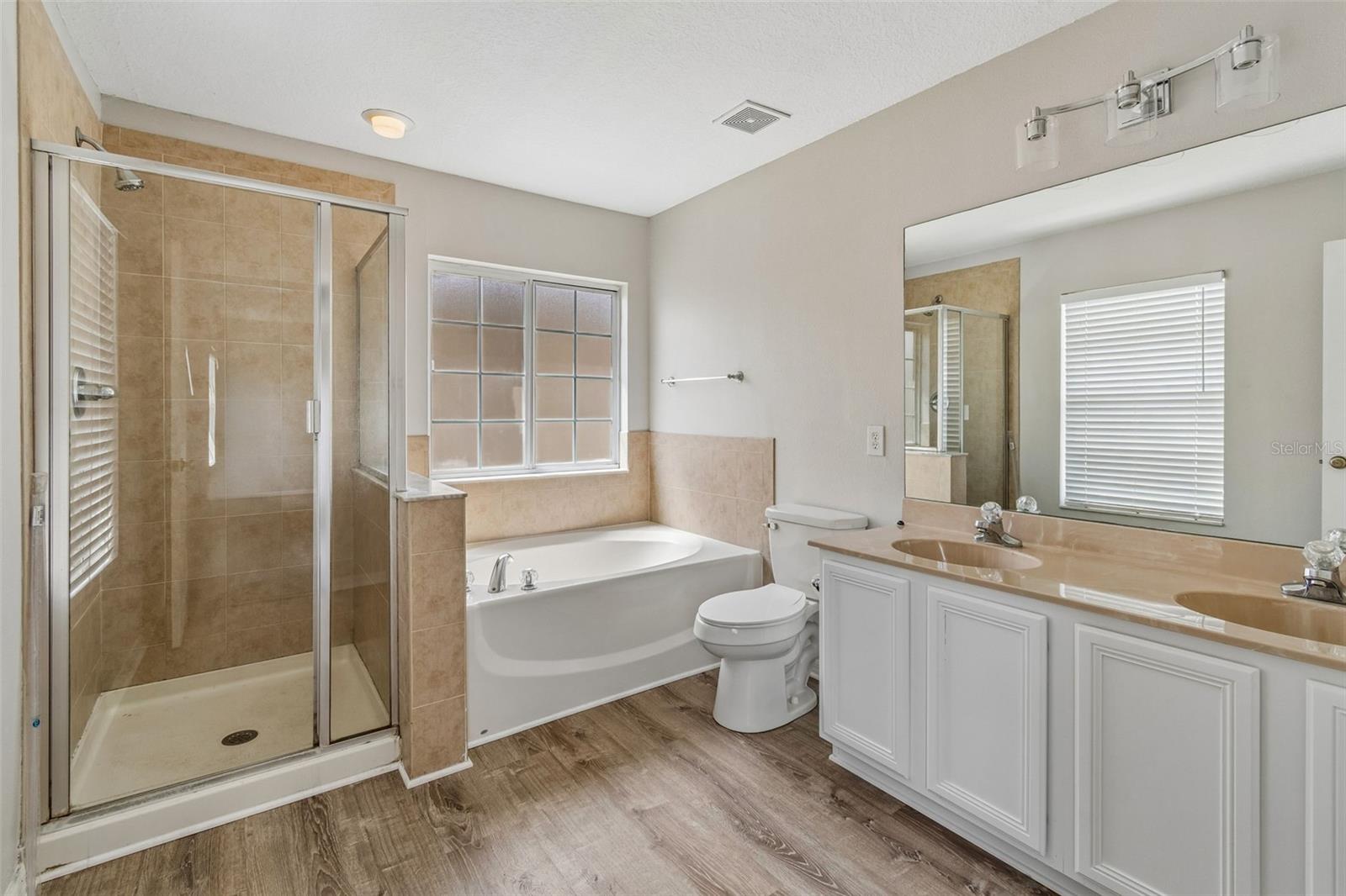 Image 25 of 57 For 17500 Glenapp Drive