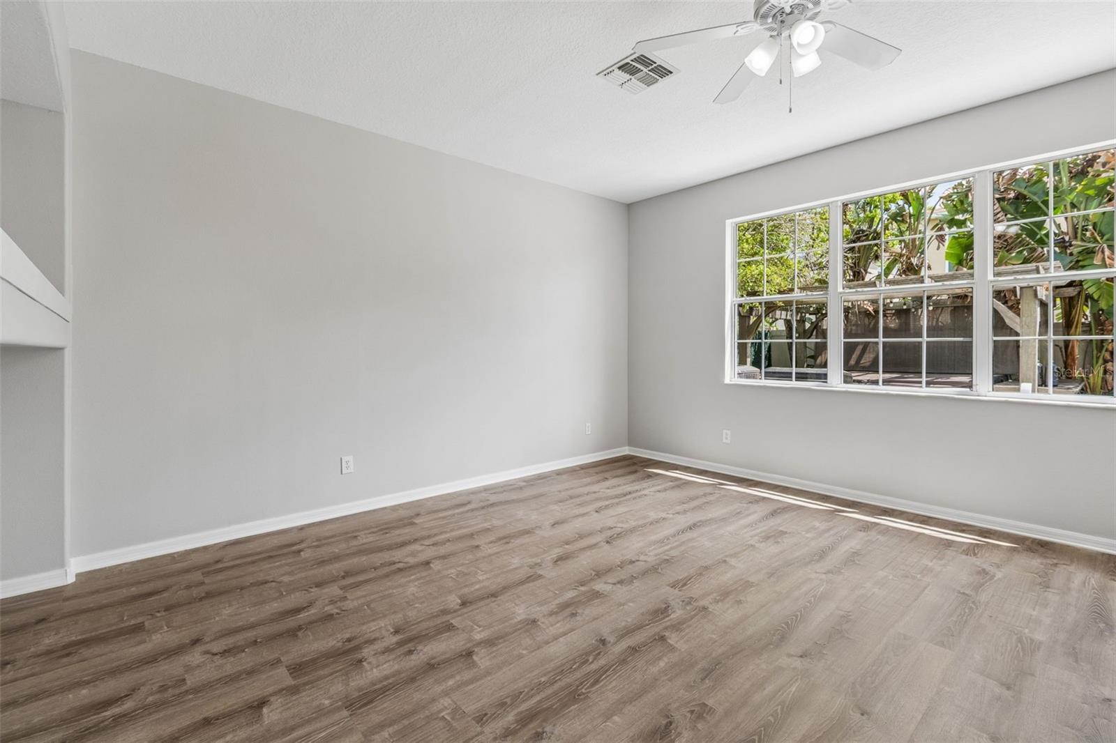 Image 8 of 57 For 17500 Glenapp Drive