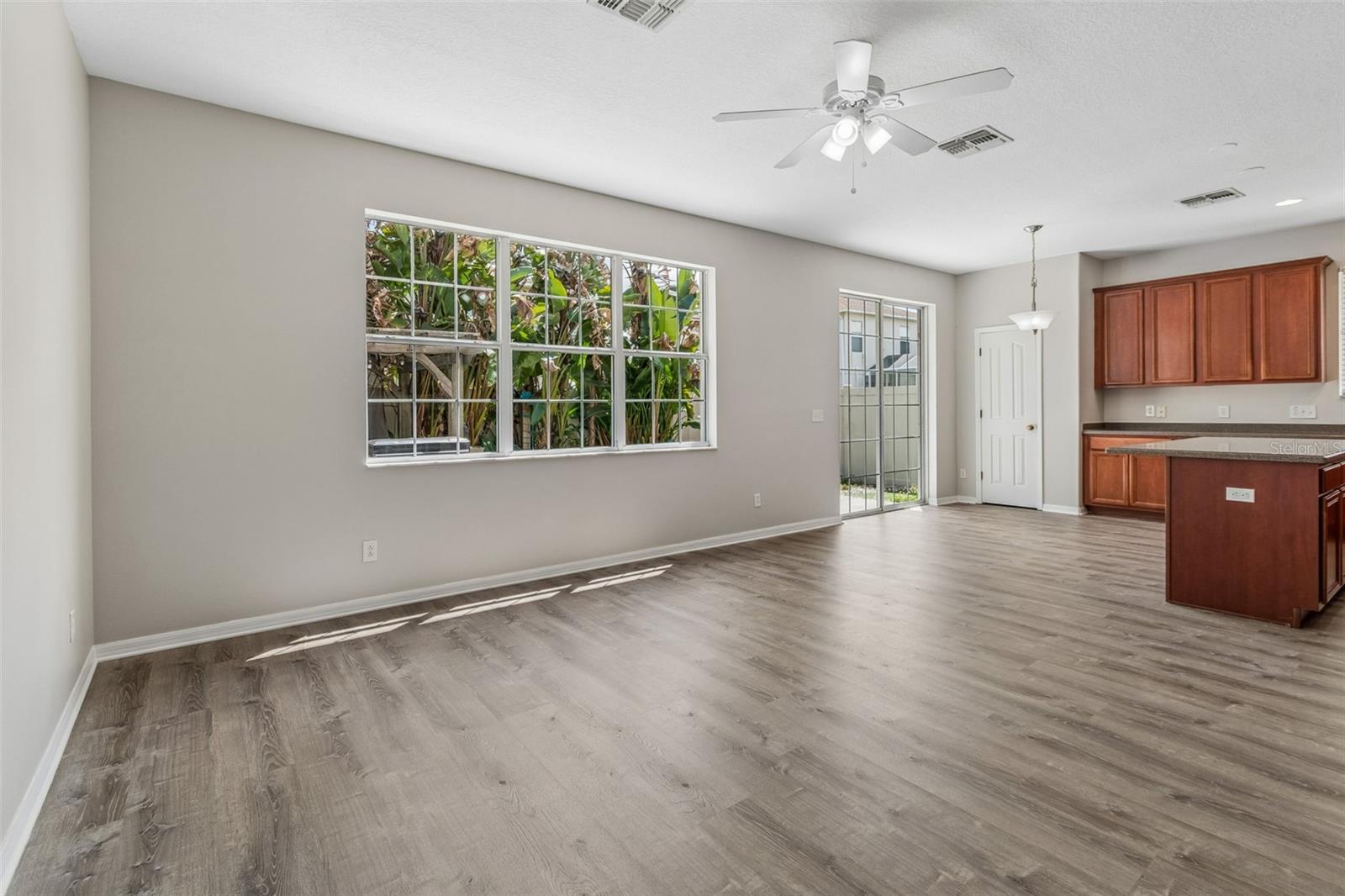 Image 9 of 57 For 17500 Glenapp Drive