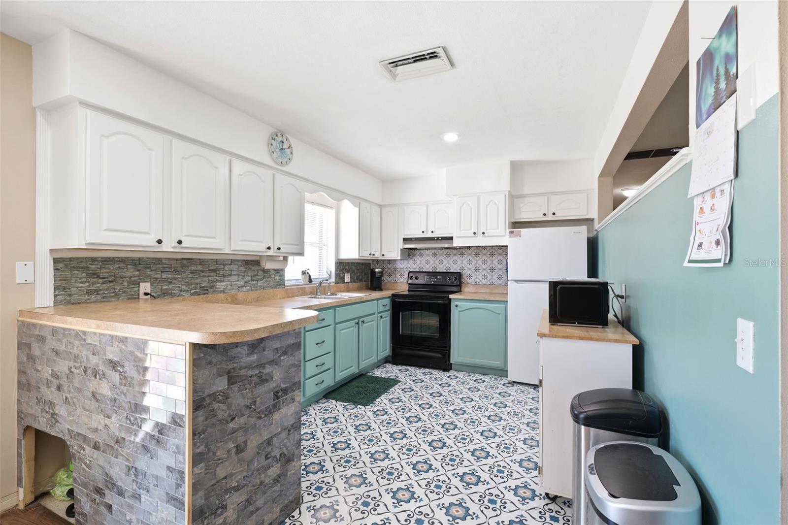 Image 5 of 44 For 764 13th Street