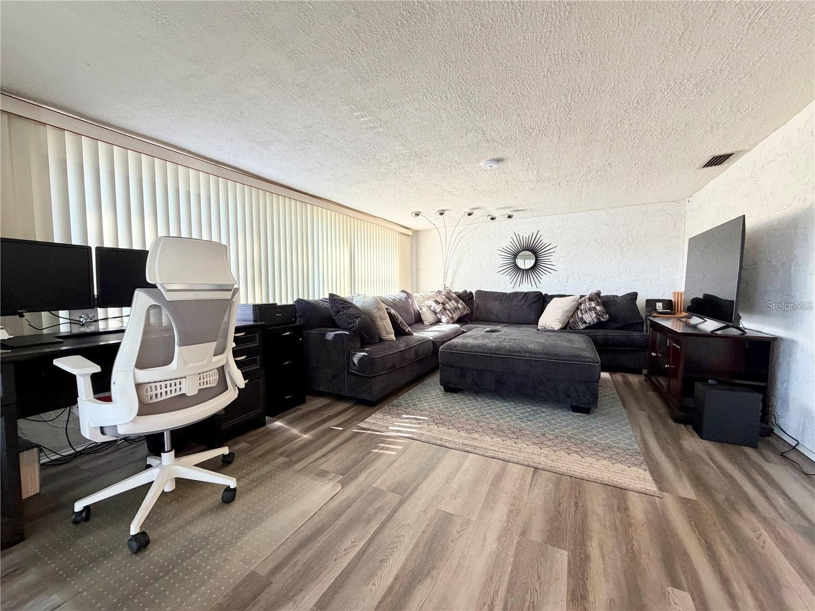 Listing photo id 12 for 3118 Elkridge Drive