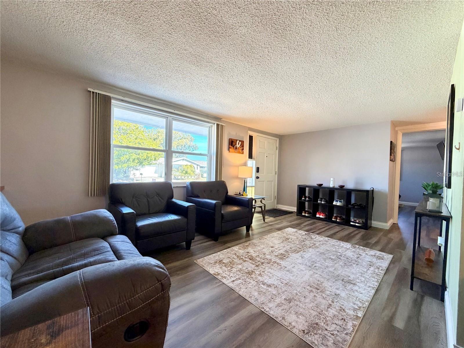 Listing photo id 1 for 3118 Elkridge Drive